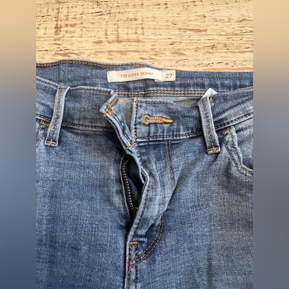 Levi Jeans size 27 - Picture 4 of 5
